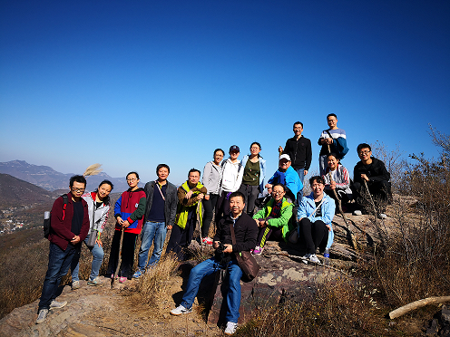 新葡京娱乐
工会组织登山活动